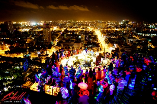 Cùng Trang Pháp đón năm mới tại rooftop bar lý tưởng nhất thành phố